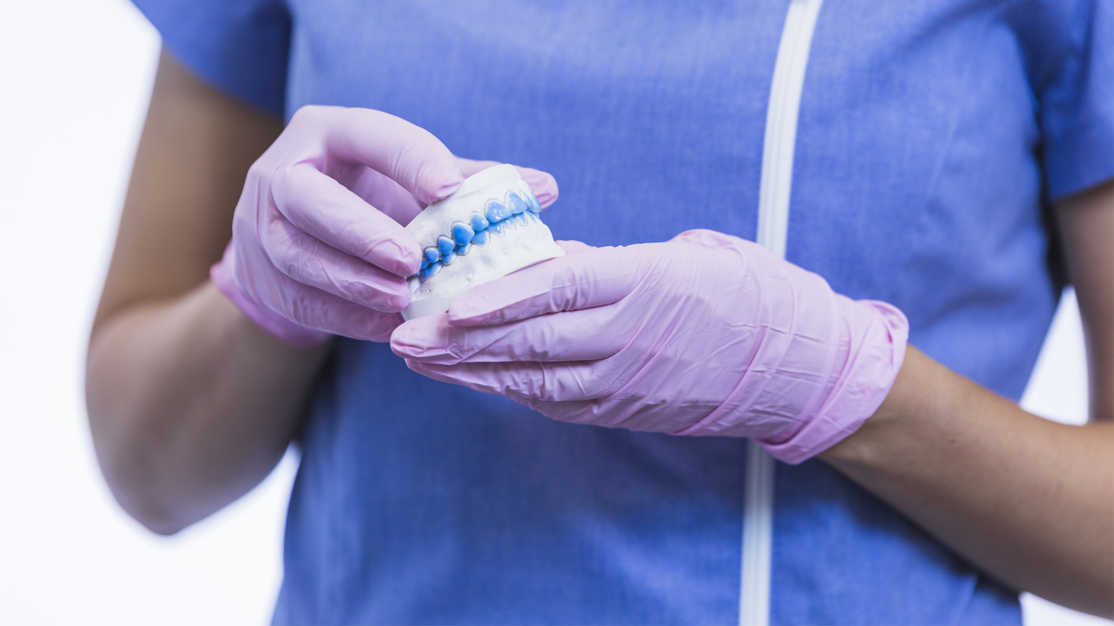 شرایط لازم برای کاشت ایمپلنت دندان